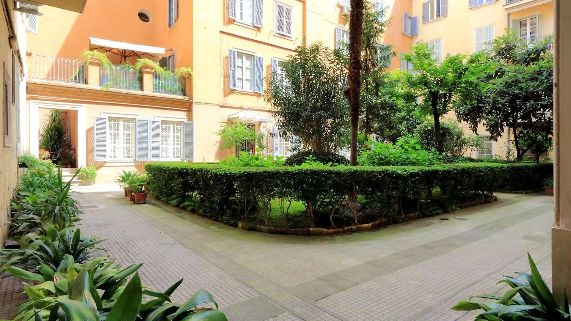 Habito Suites Rome Guest house